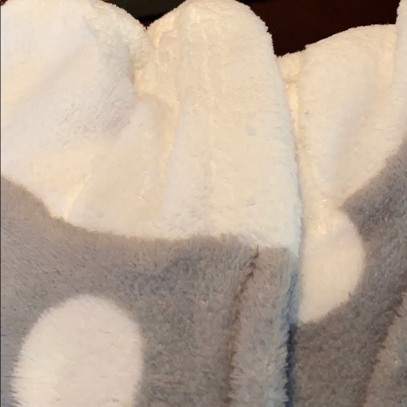 🎉Only 1 left🎉❤️{Hello Kitty} Hooded Robe❤️❤️❤️❤️ - Picture 3 of 8